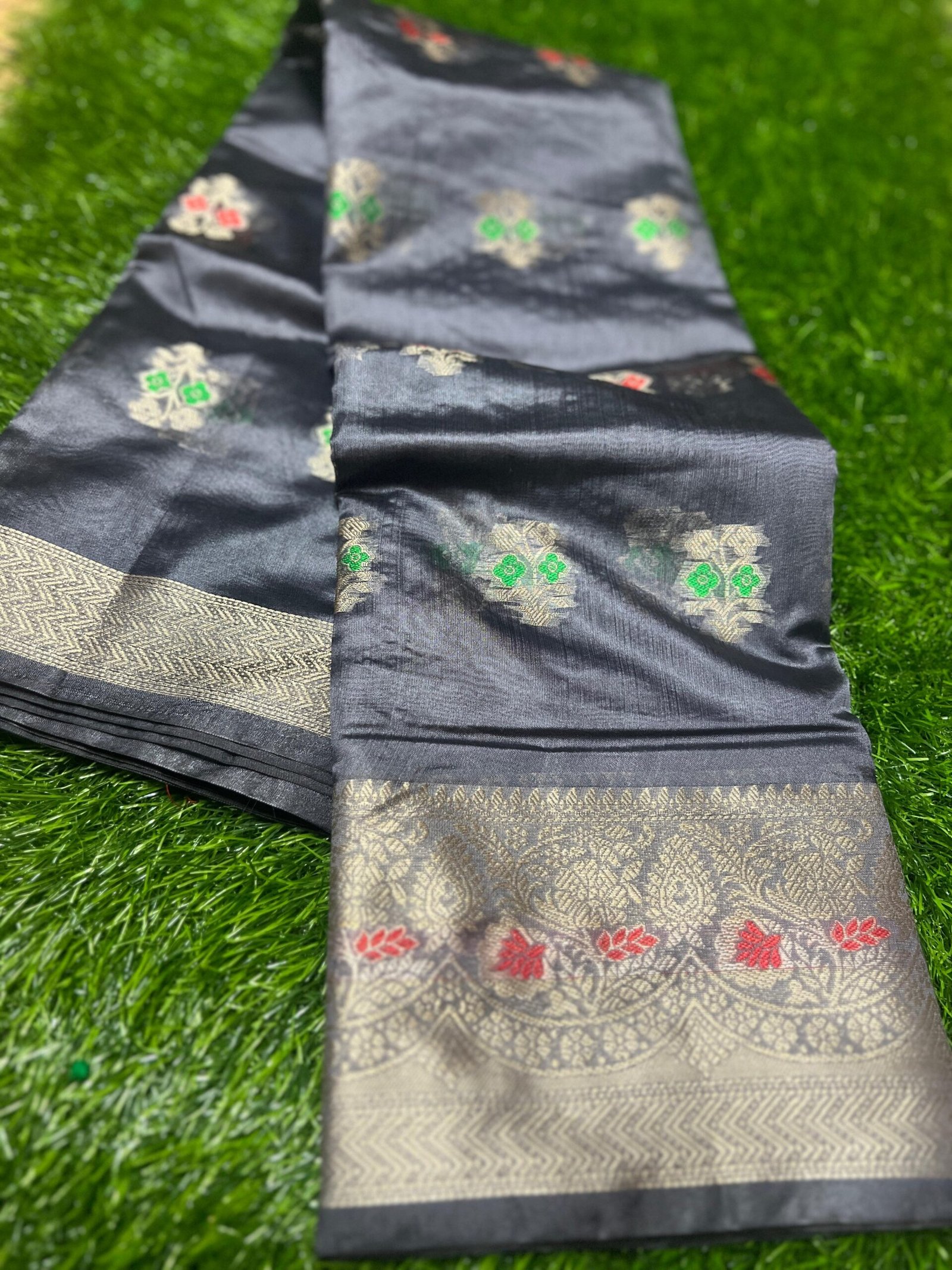 Orgenza Saree - Image 3