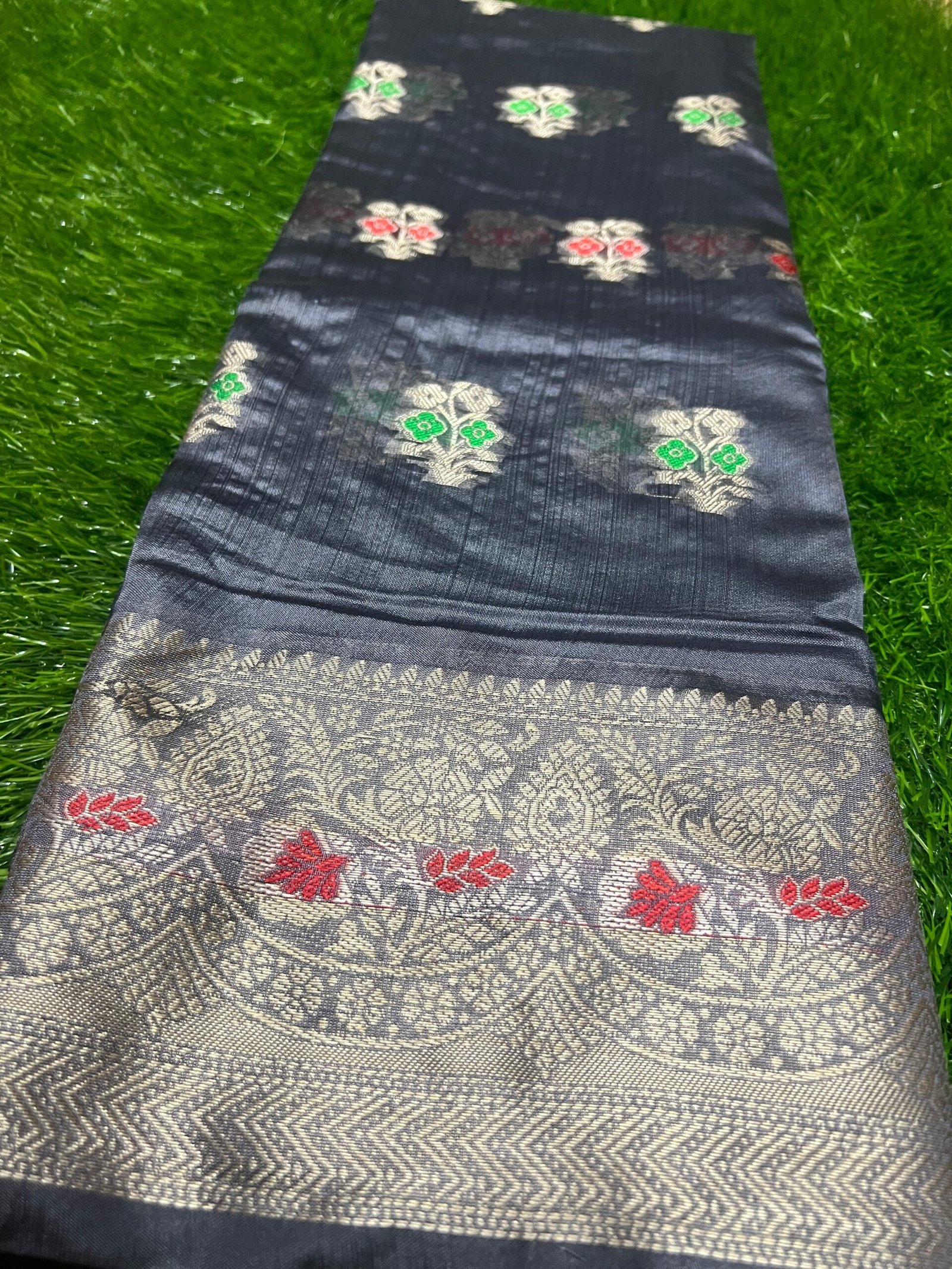 Orgenza Saree - Image 7