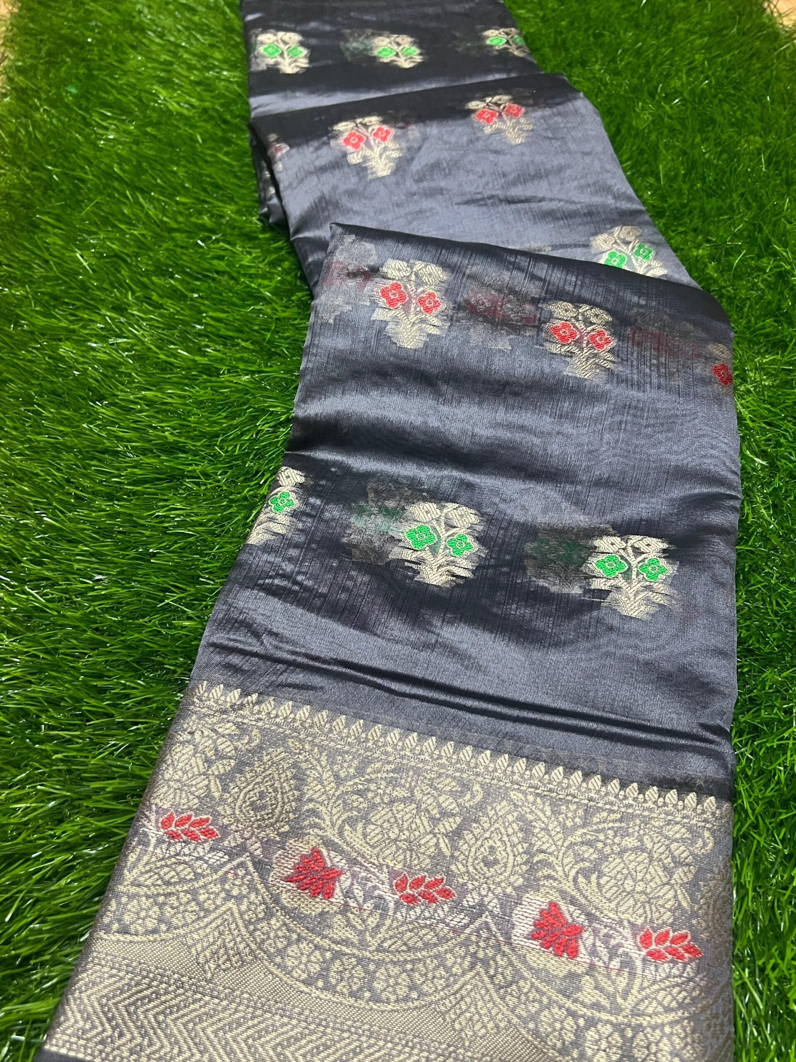 Orgenza Saree - Image 8