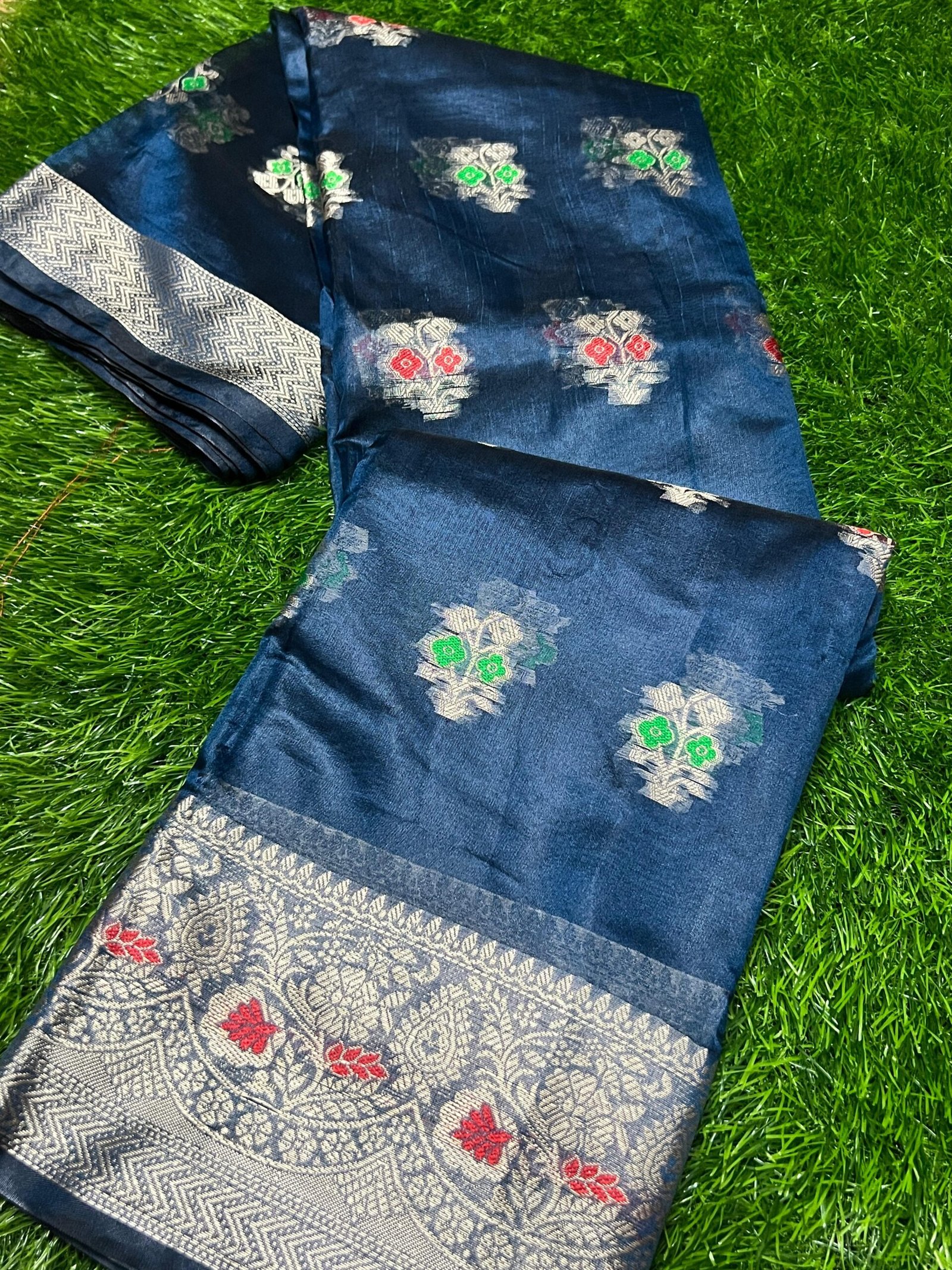 Orgenza Saree - Image 12
