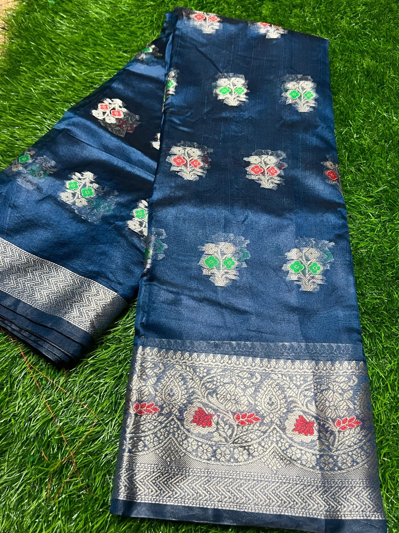 Orgenza Saree - Image 15